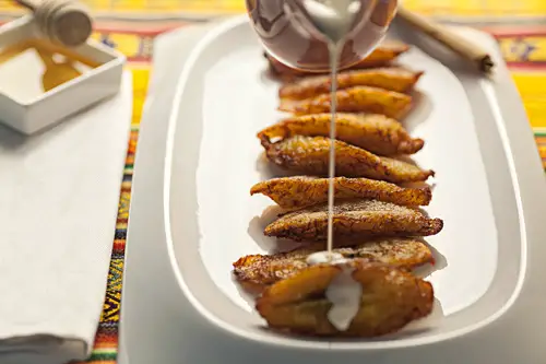 Plátanos Fritos con Crema y Miel